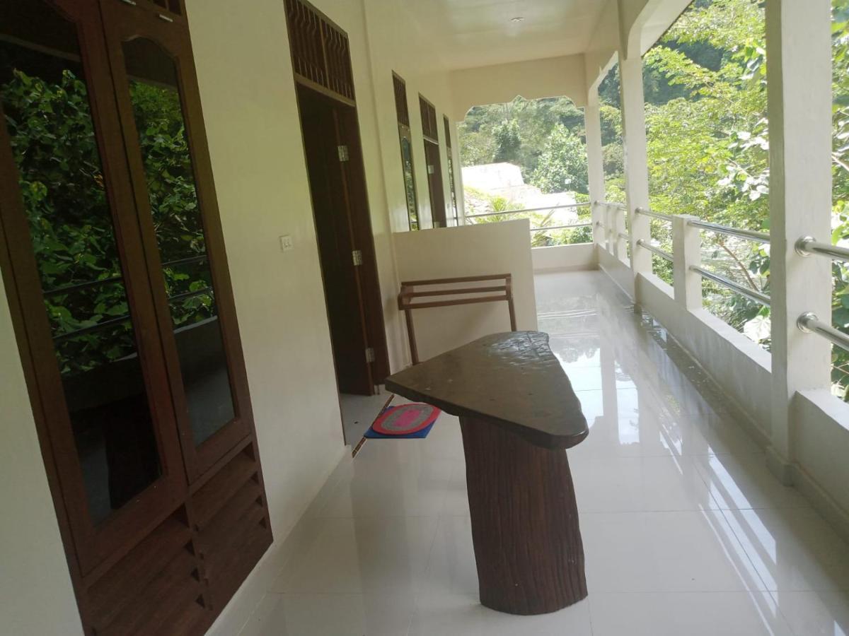 Raja Guest House - Jungle Trekking & Tours Bukit Lawang Sumatra Extérieur photo